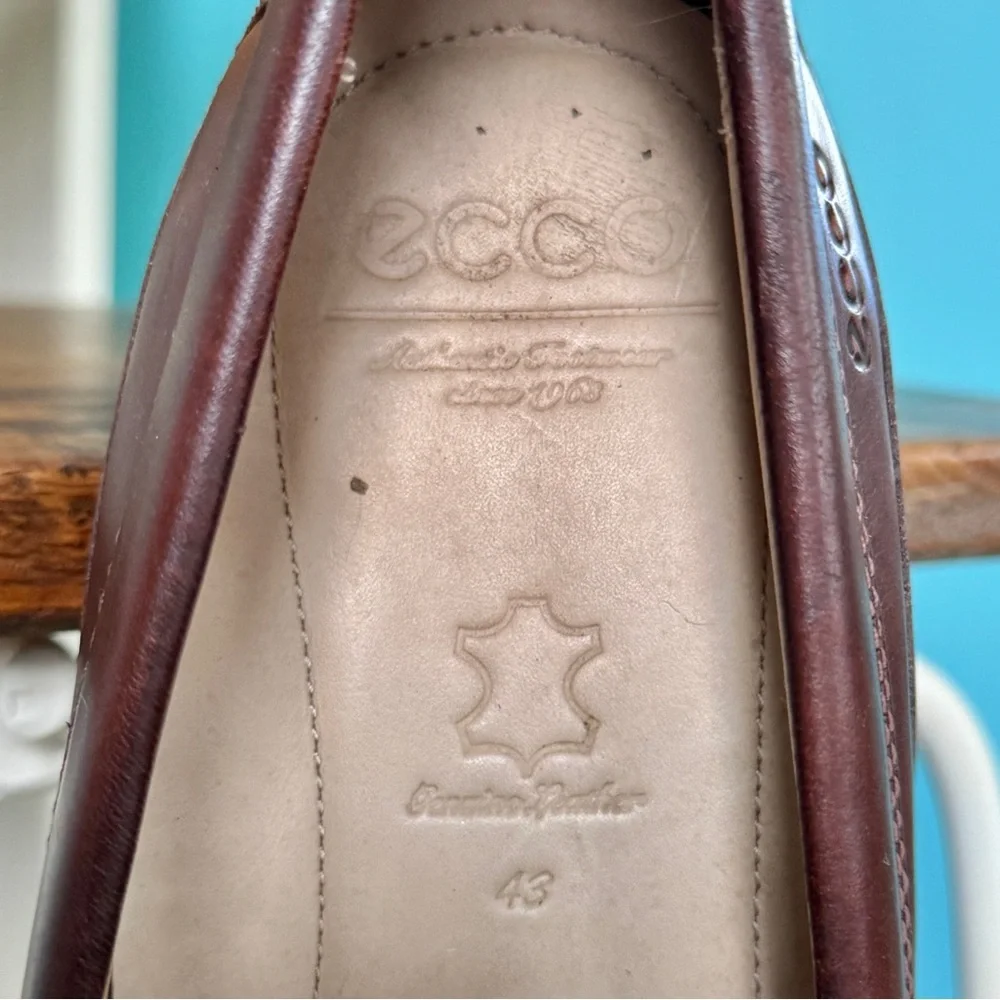 Ecco Men's Classic Moc 2.0 Slip-On Leather Loafer (size US 9.5/ 43 EU)